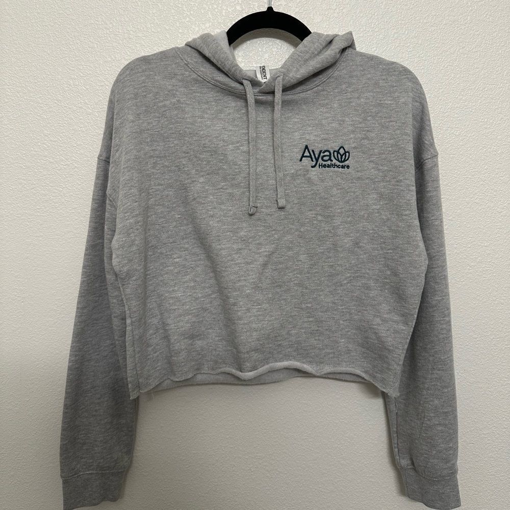 Women’s Medium Cropped Sweater - Aya Healthcare